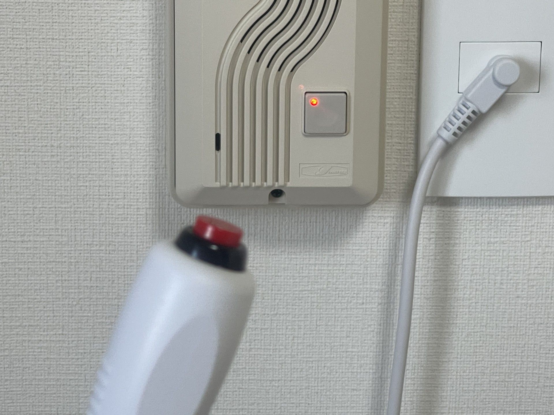 呼び出しボタンと受信機