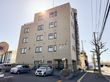 建物外観と駐車場