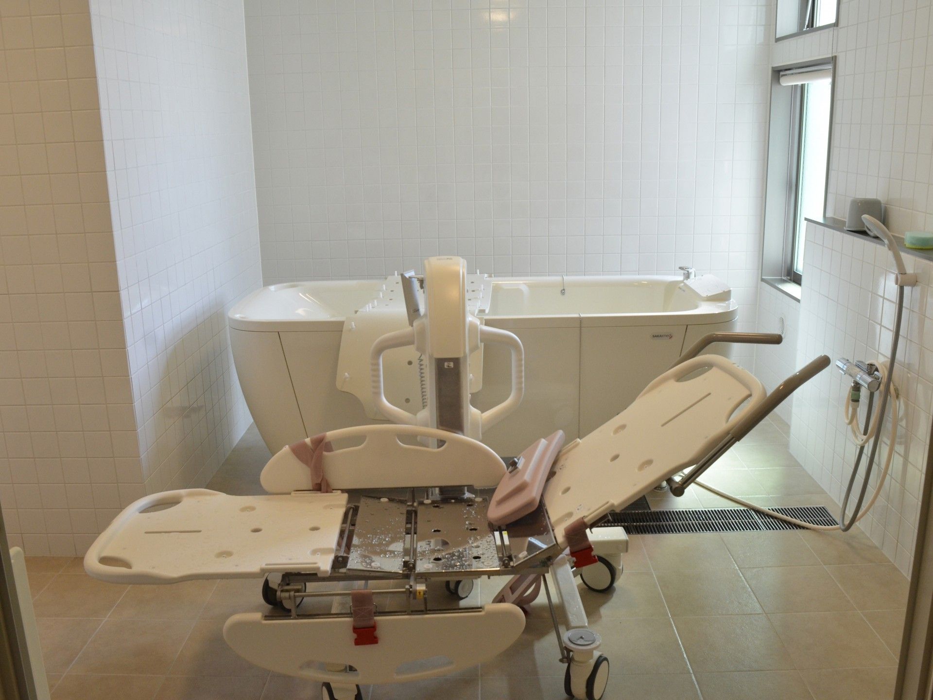 快適な入浴設備の部屋