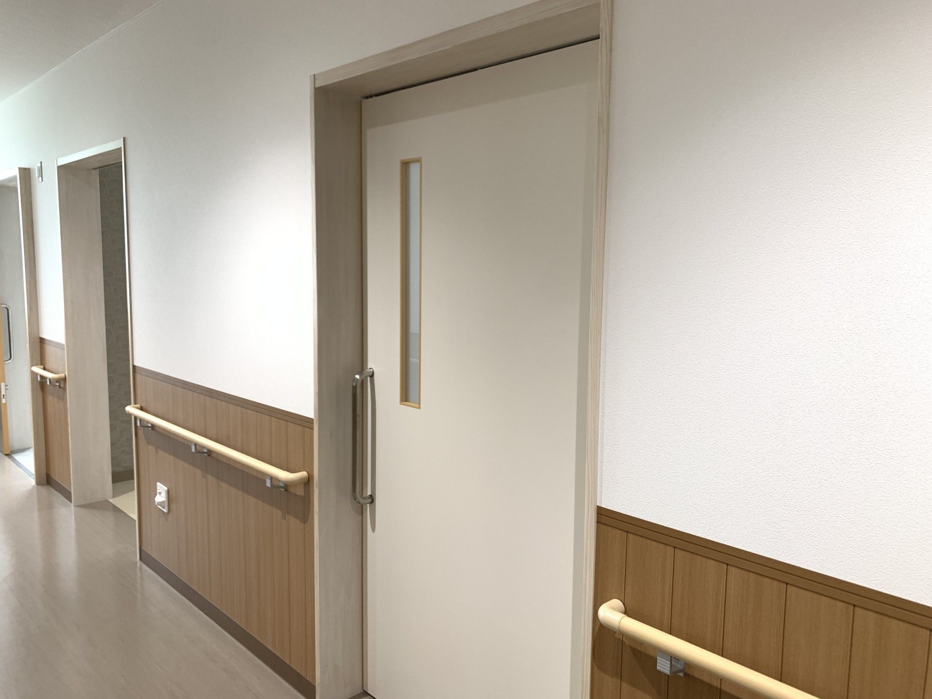 手すり付きの廊下
