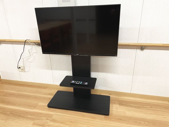 テレビとリモコンの台