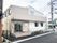 入口のある建物外観