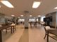 広々とした明るい共有スペース