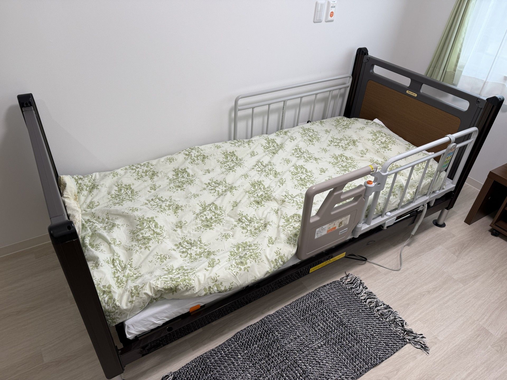 快適なベッドのある部屋
