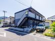 外観と駐車場の様子