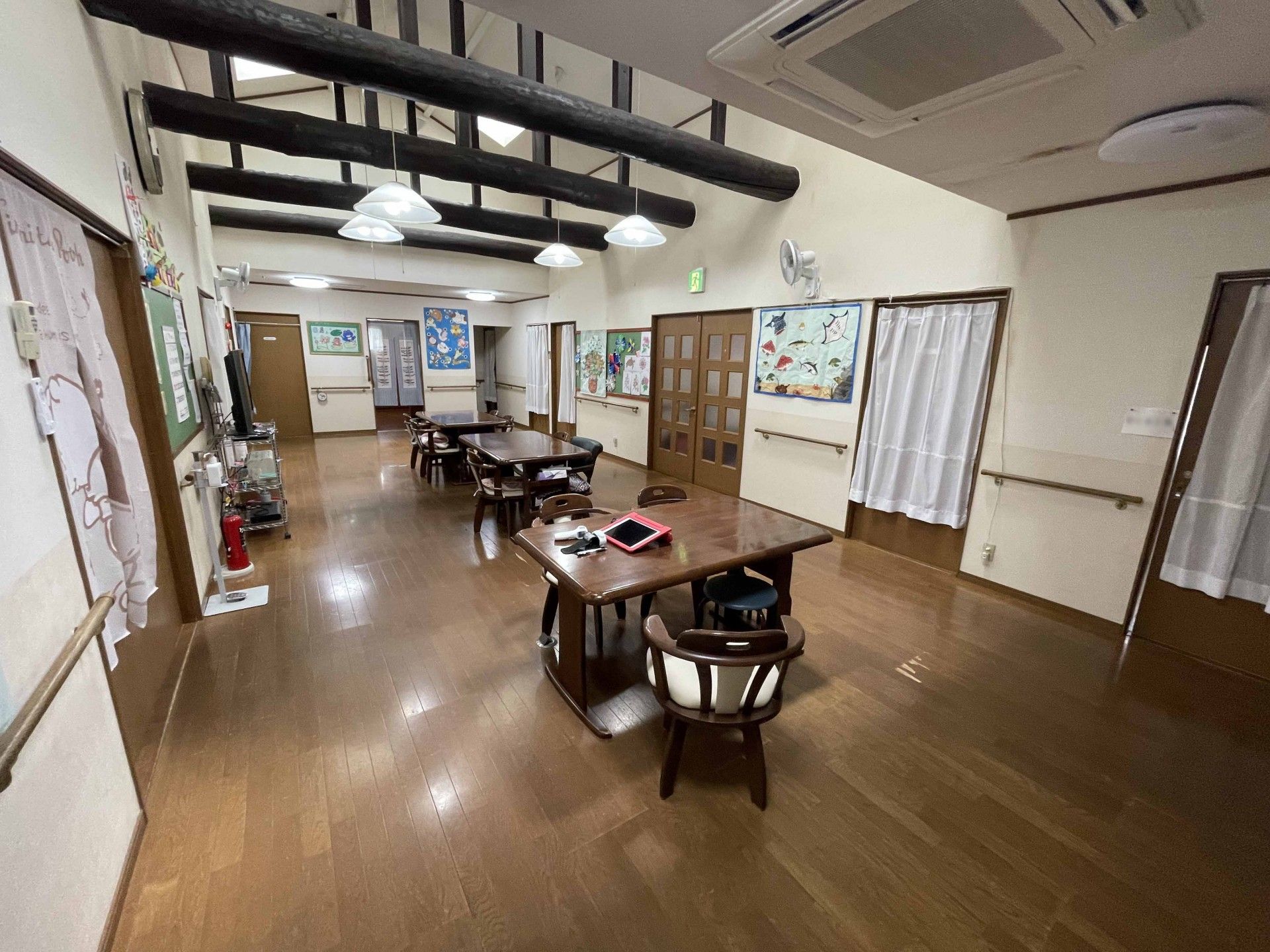 落ち着いた雰囲気の共有スペース