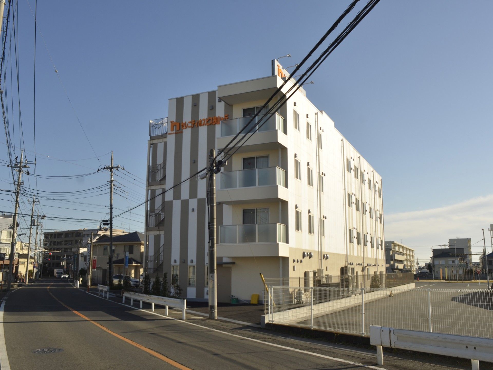 街角の建物外観