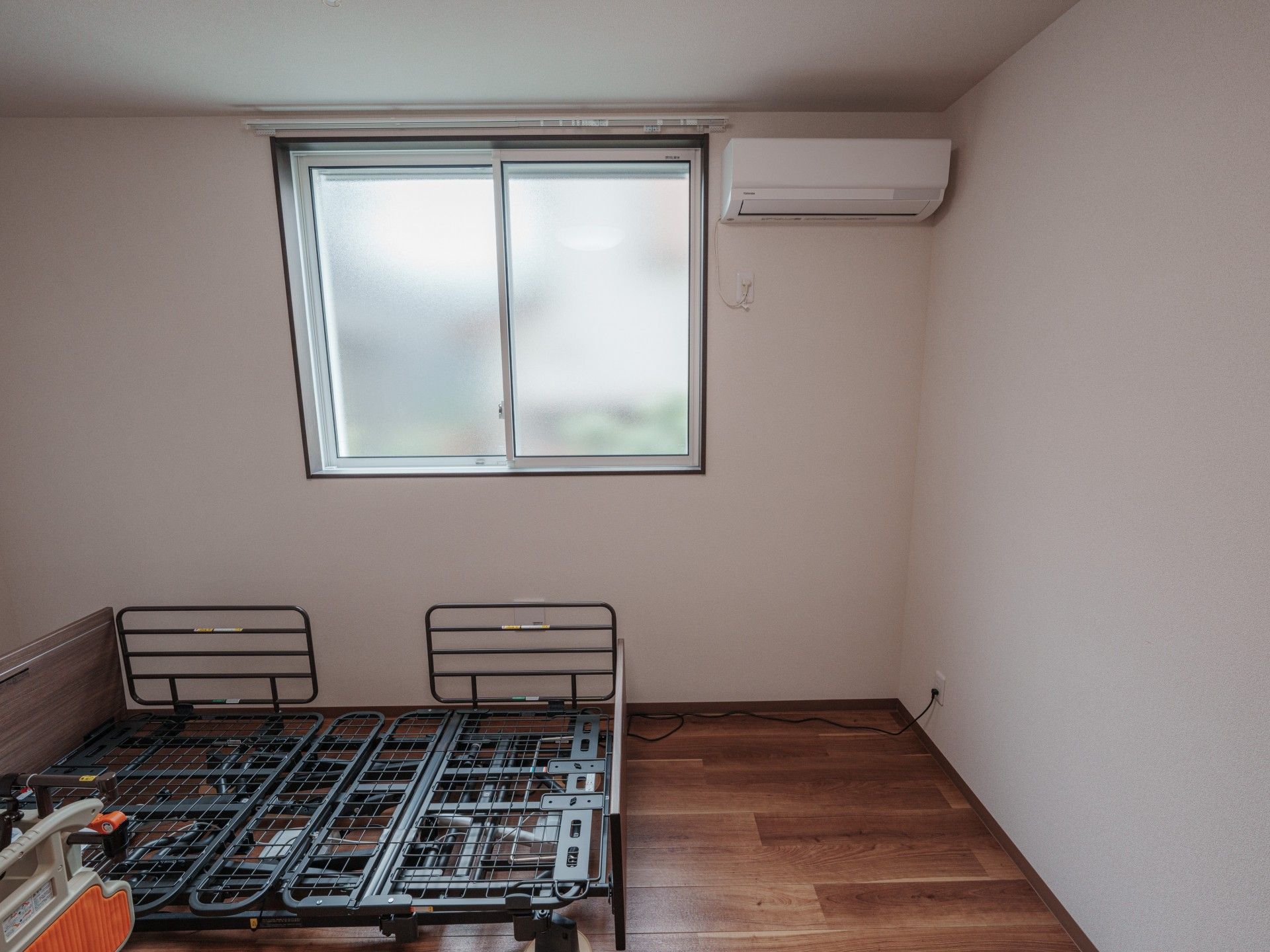 窓際のベッドルーム