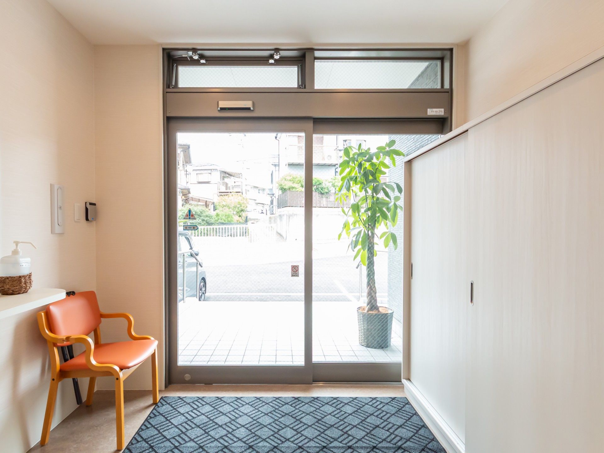 明るいエントランス