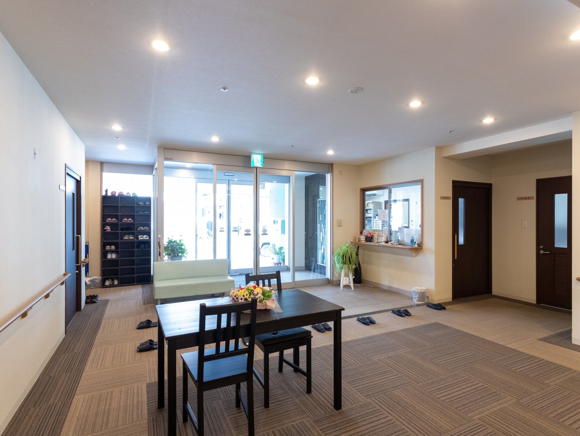 明るいエントランス