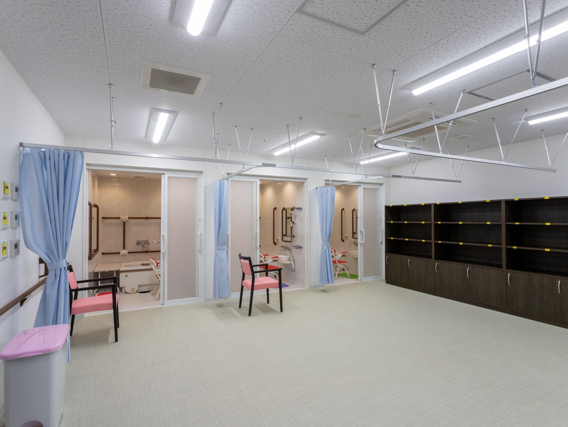 広いスペースの洗面所