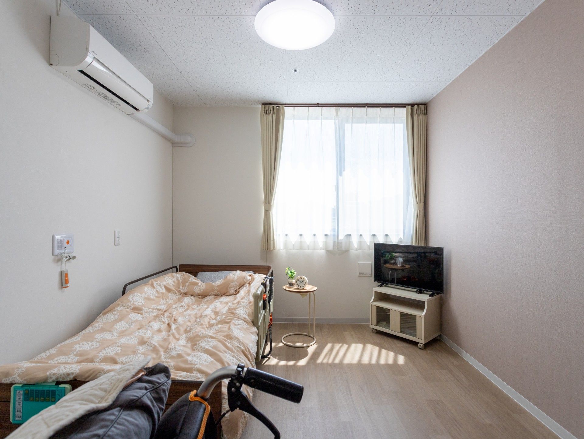 明るい個室の一角