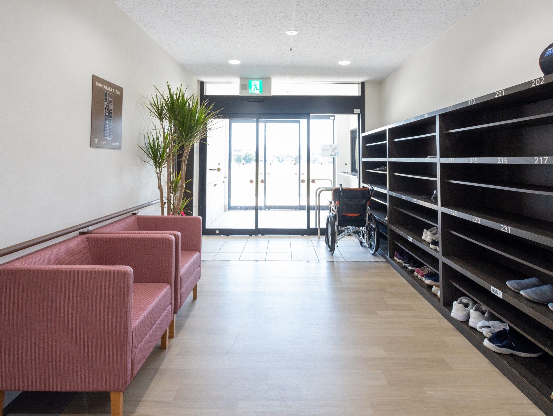 明るいエントランス