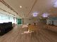 広々とした明るい共有スペース