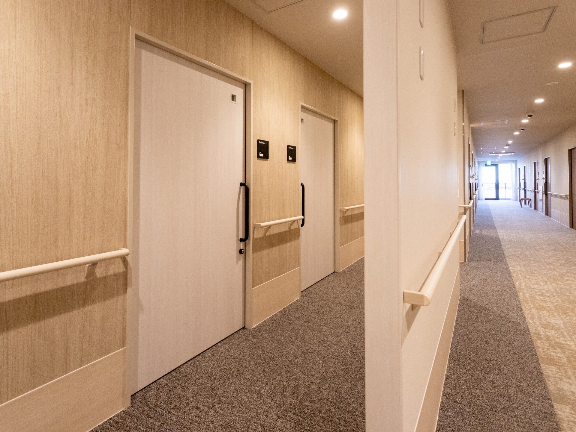 手すり付きの廊下