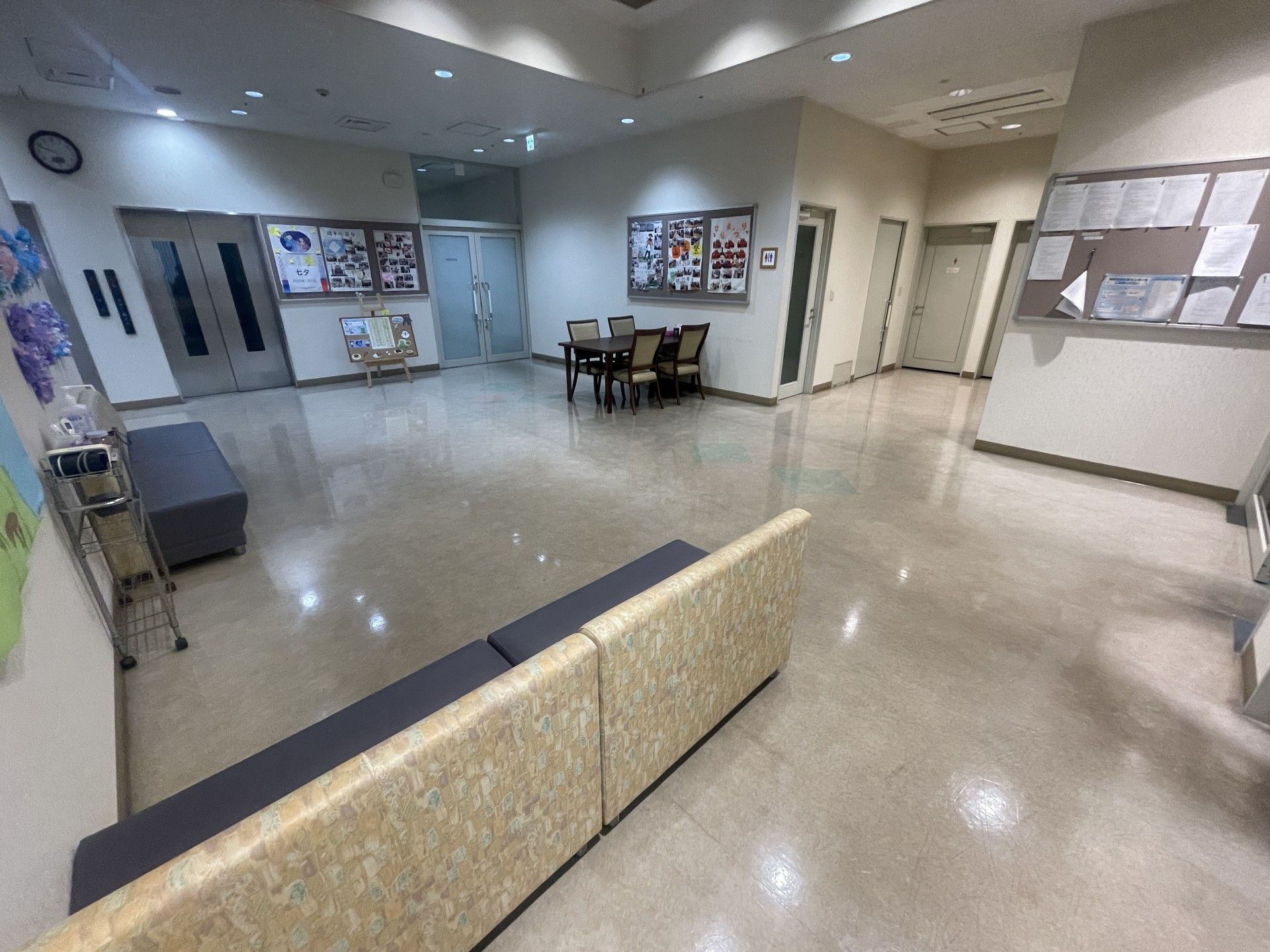 広いロビーの様子