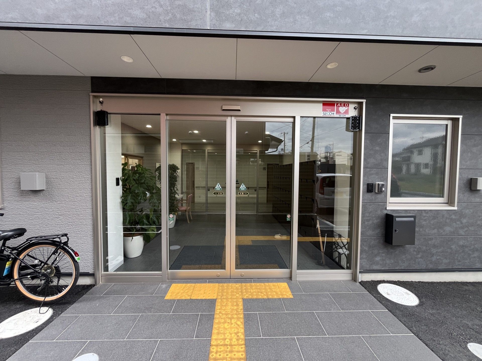 自動ドアのある玄関