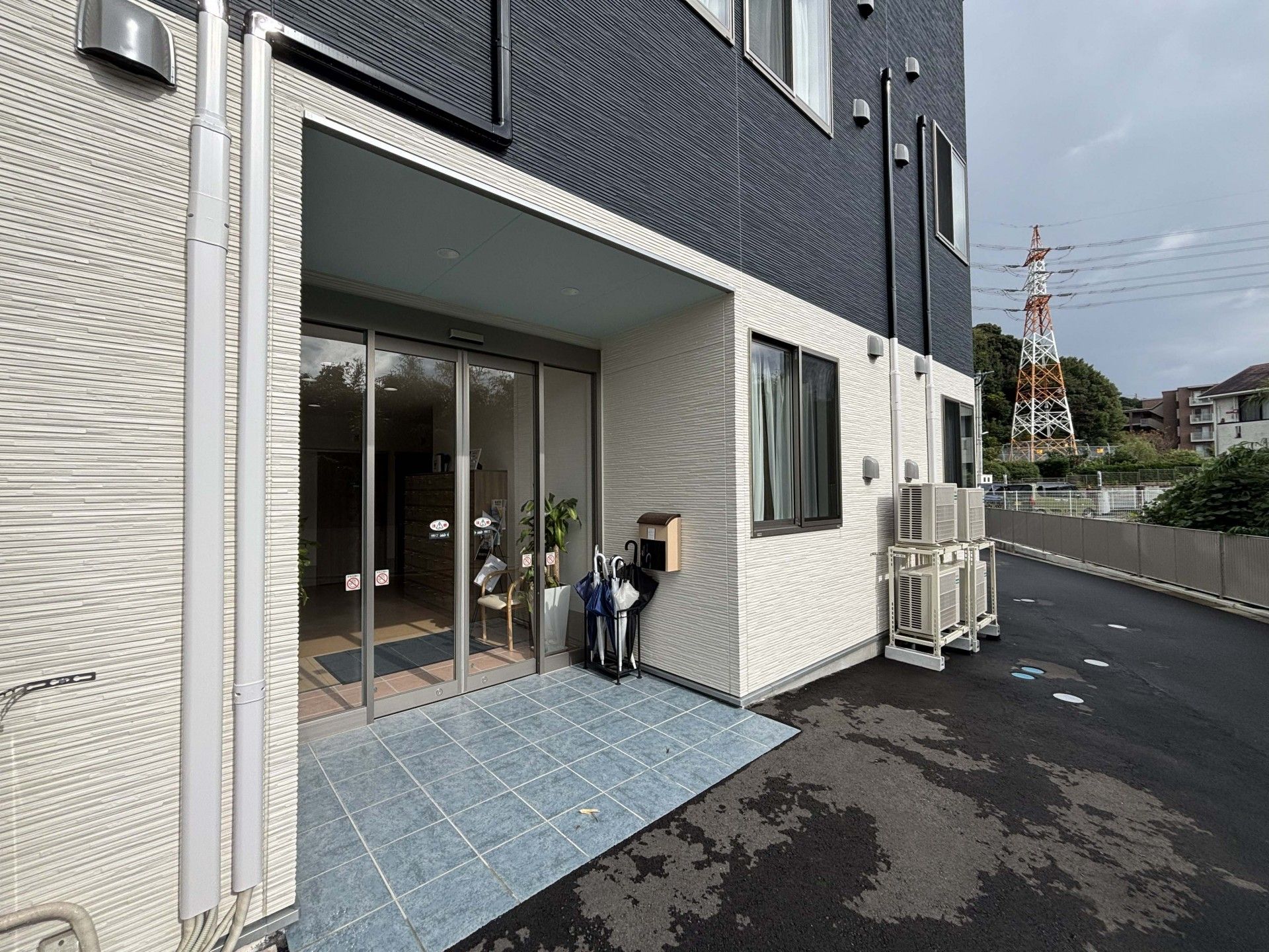 エントランスの外観