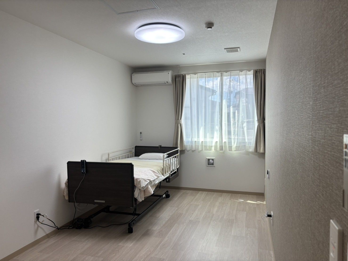 日差しが差し込む居室