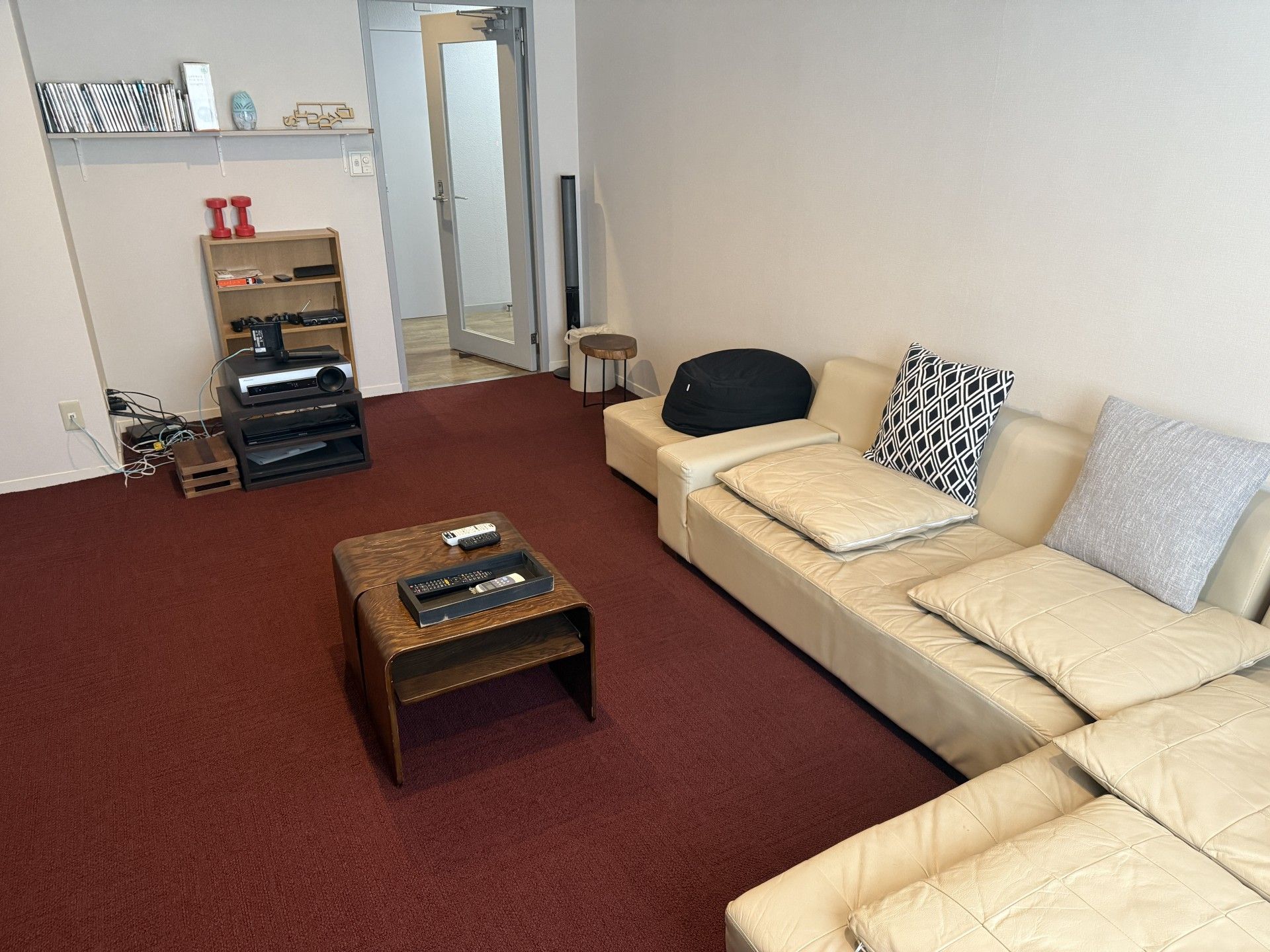 落ち着いた雰囲気の部屋