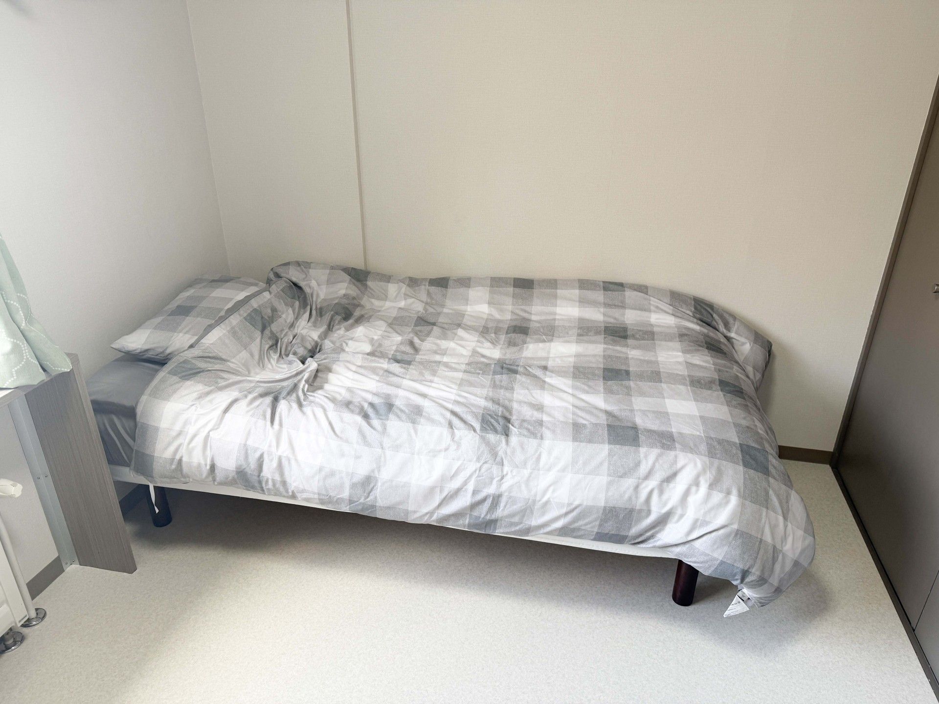 シンプルなベッドルーム