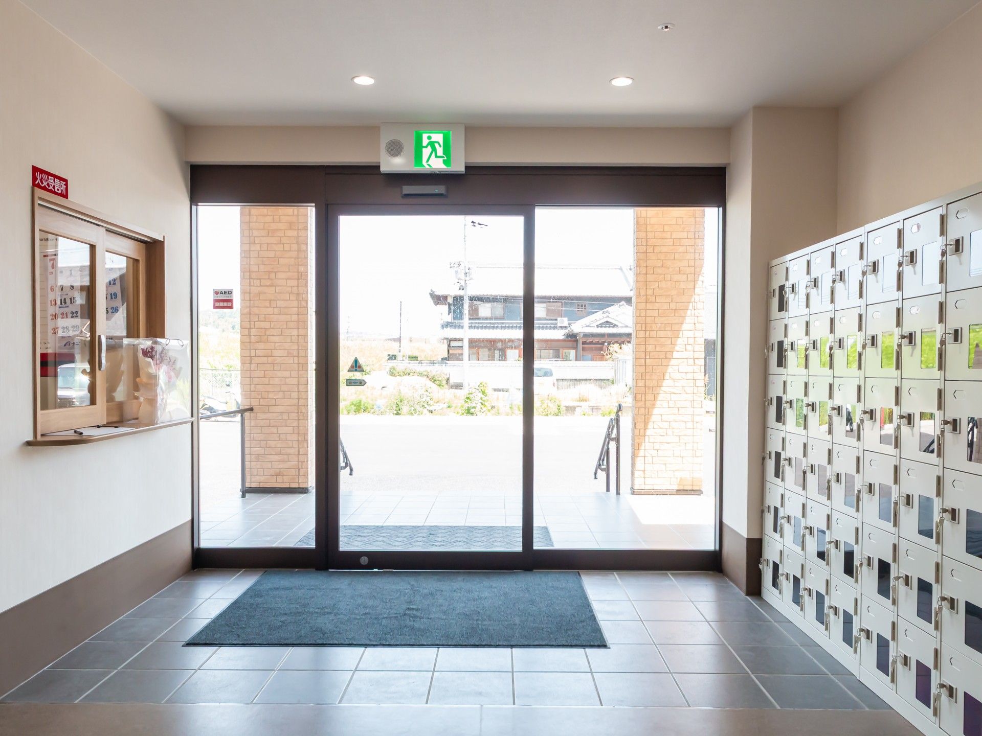 明るいエントランス