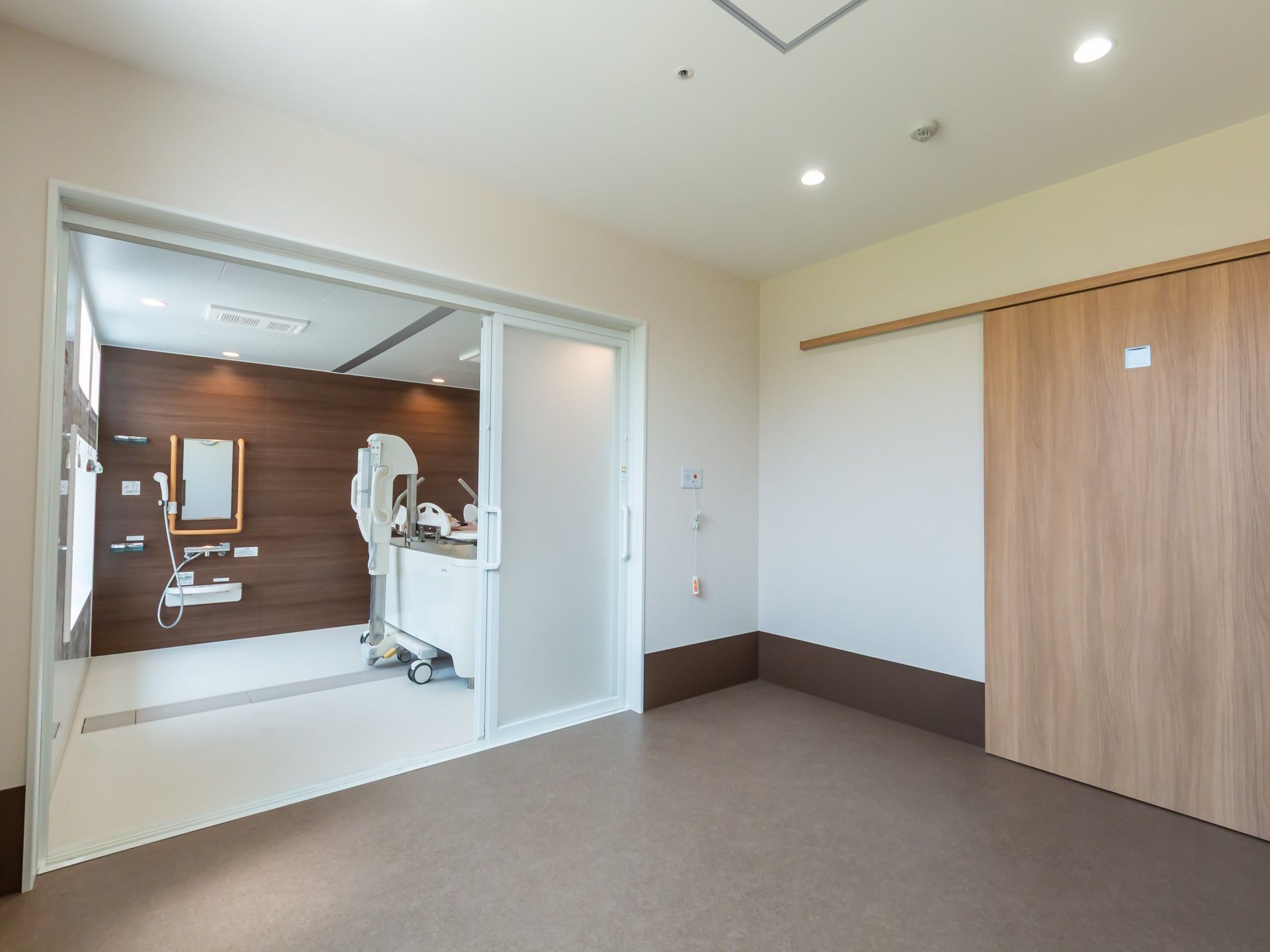 広い浴室と居室