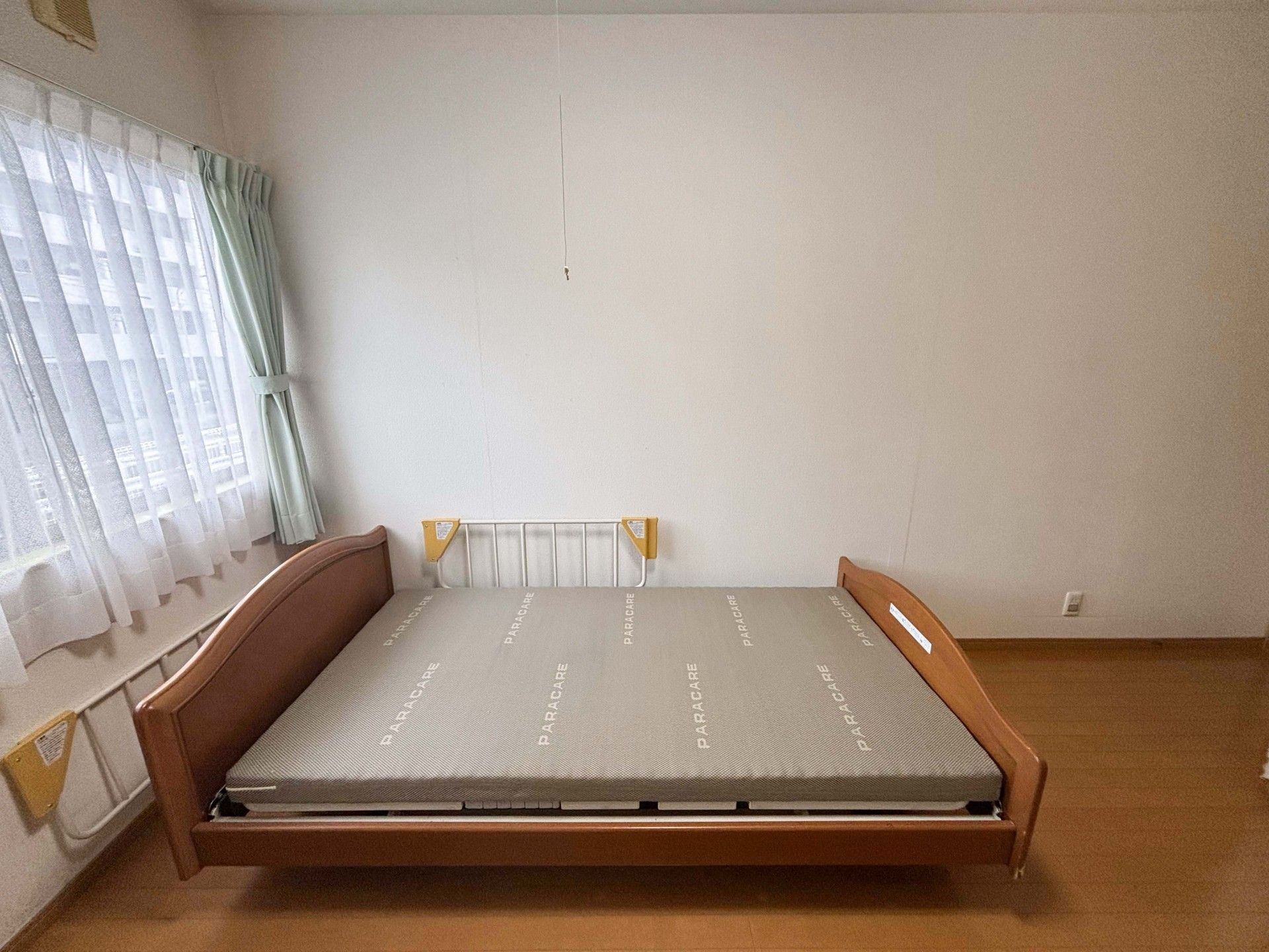シンプルなベッドルーム