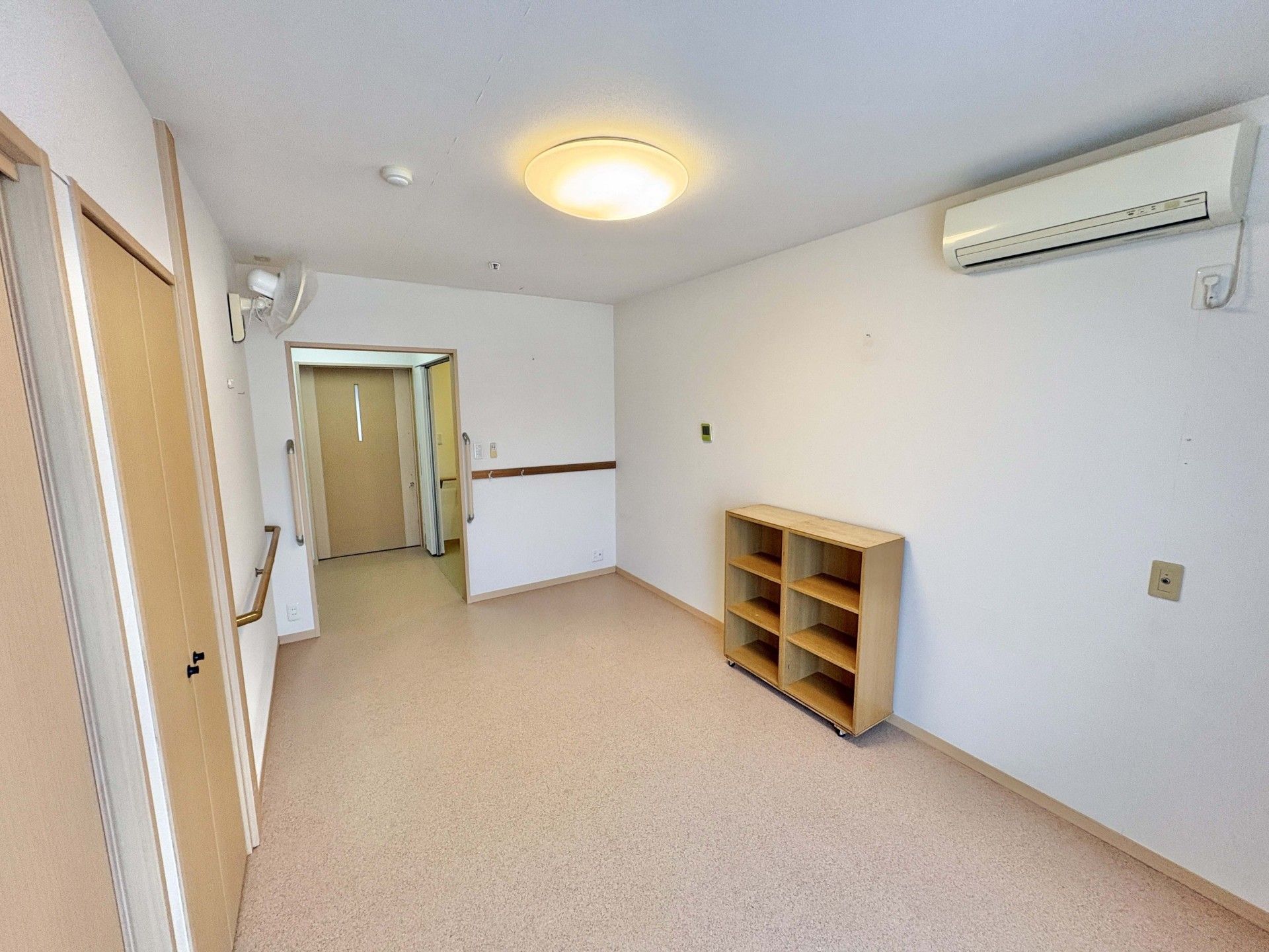 シンプルな個室