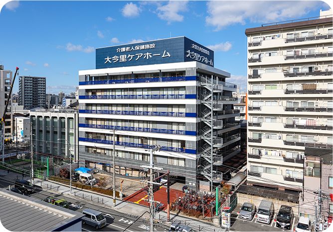 都会の明るい建物外観