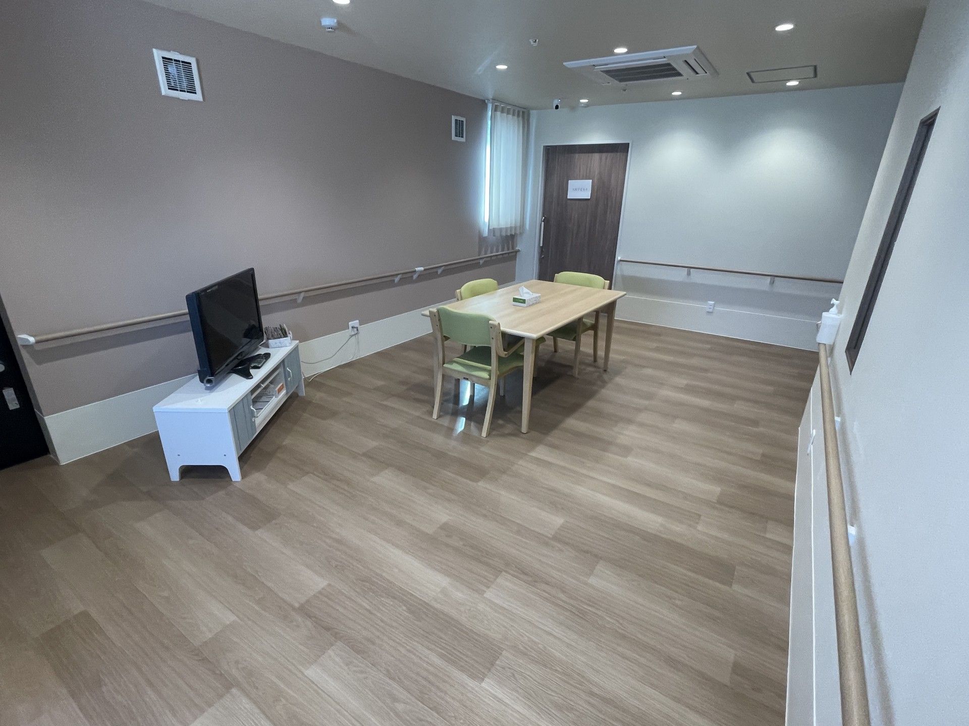 落ち着いた雰囲気の部屋