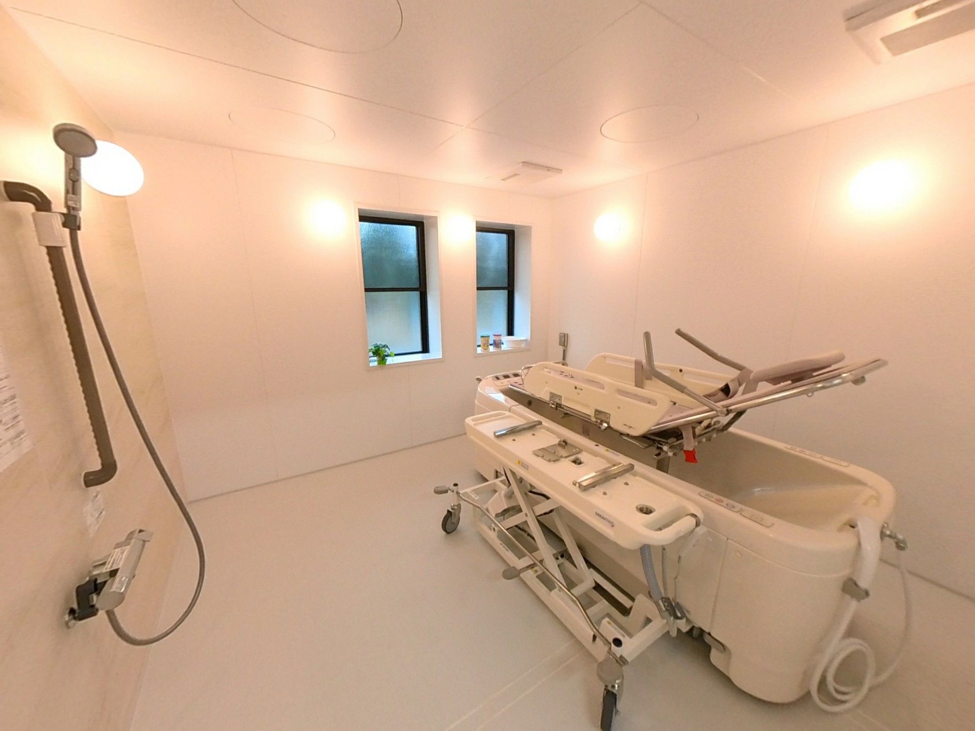 快適な入浴設備の部屋