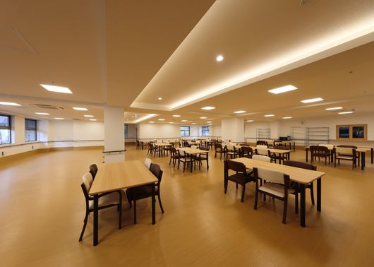 食事やリハビリ、交流の場として活用できる食堂です。