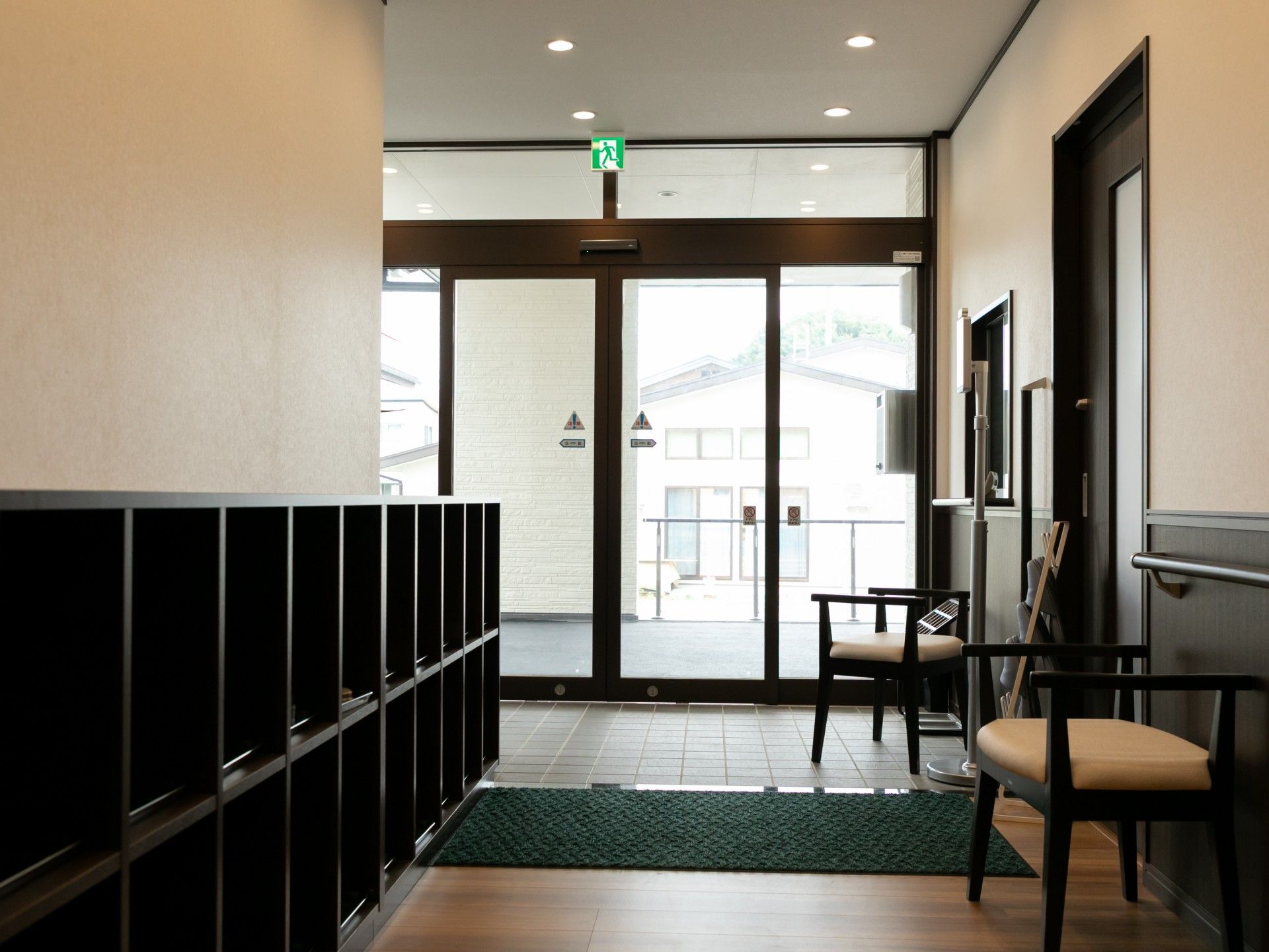 明るい玄関ホール