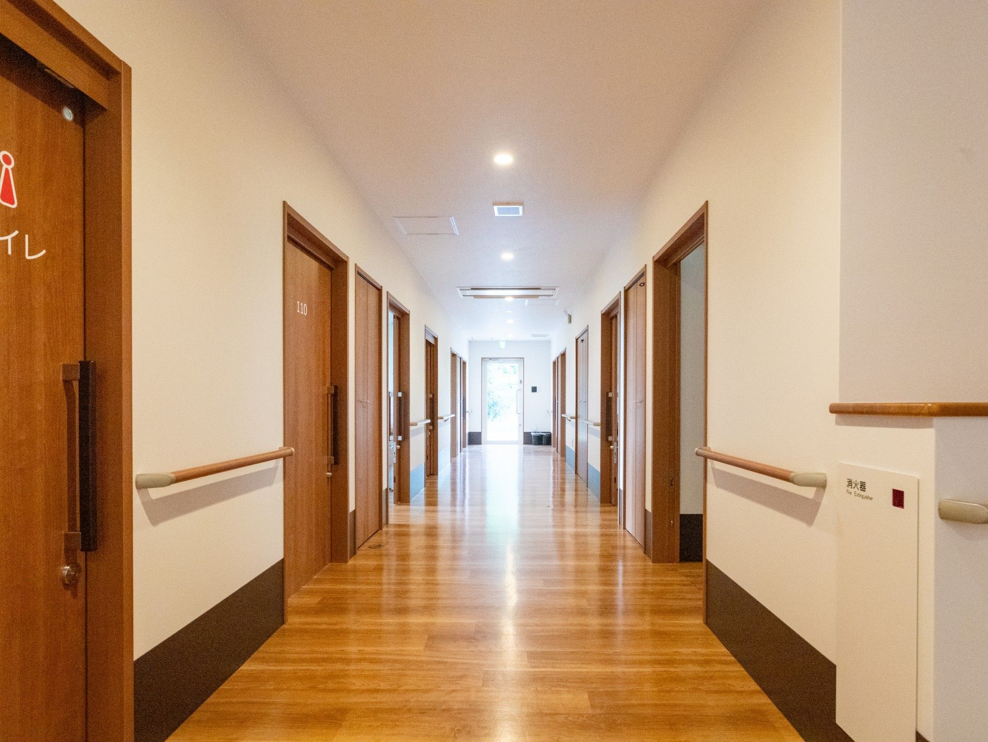 手すり付きの廊下