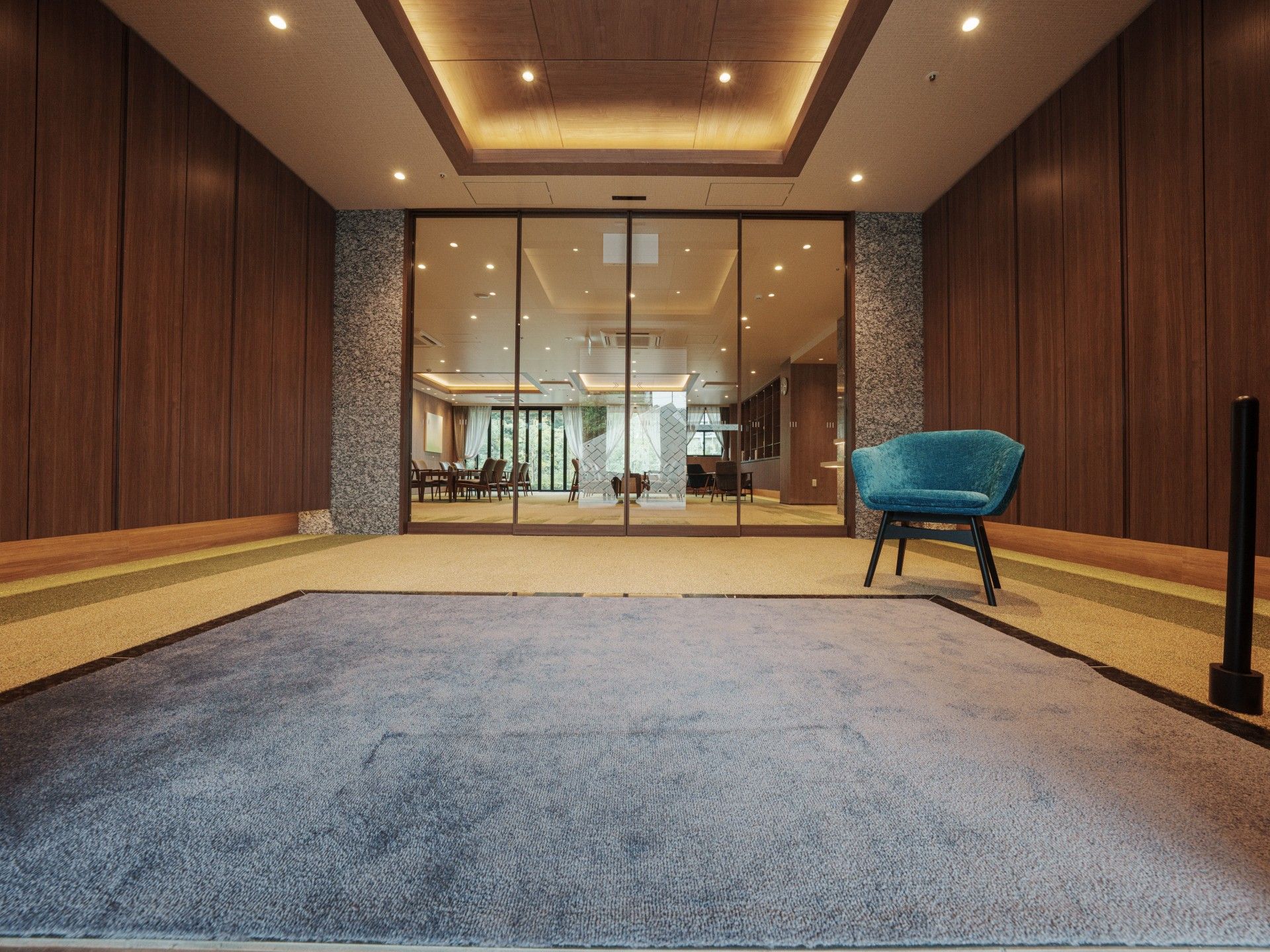 落ち着いたエントランス