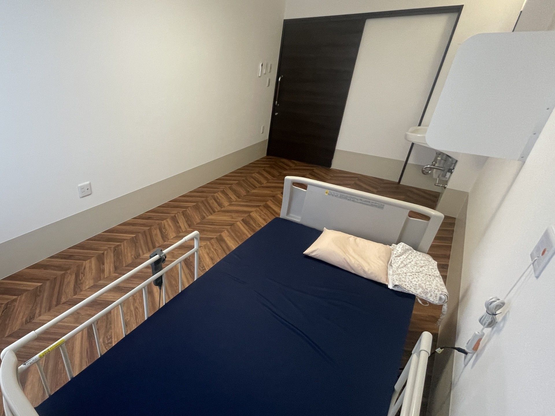 シンプルなベッドルーム