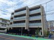 四階建ての建物外観