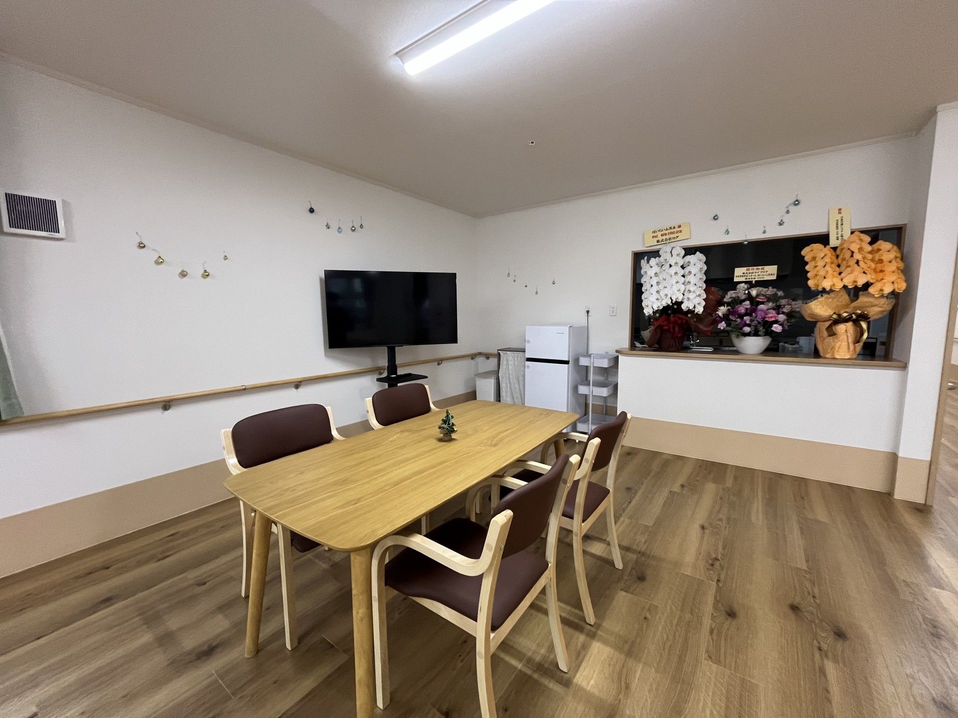 くつろぎのテーブルと椅子