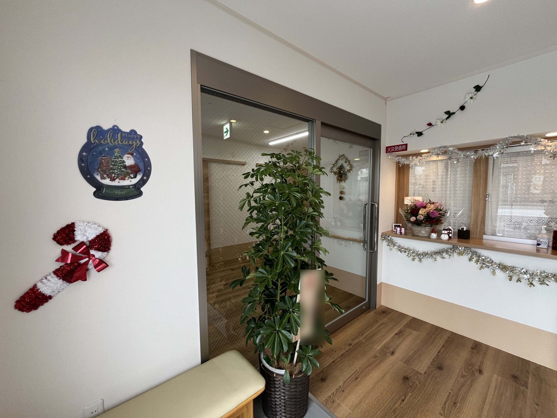 季節感あふれるエントランス