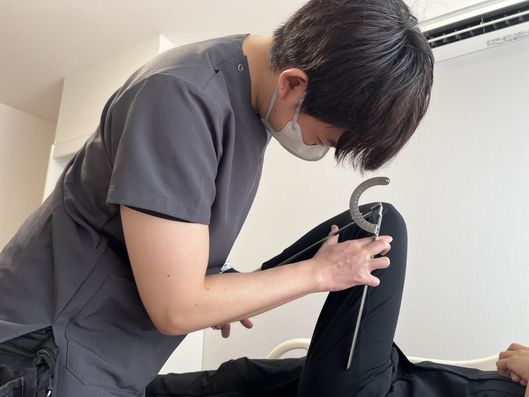 関節の状態を丁寧にチェック