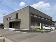落ち着いた外観の建物