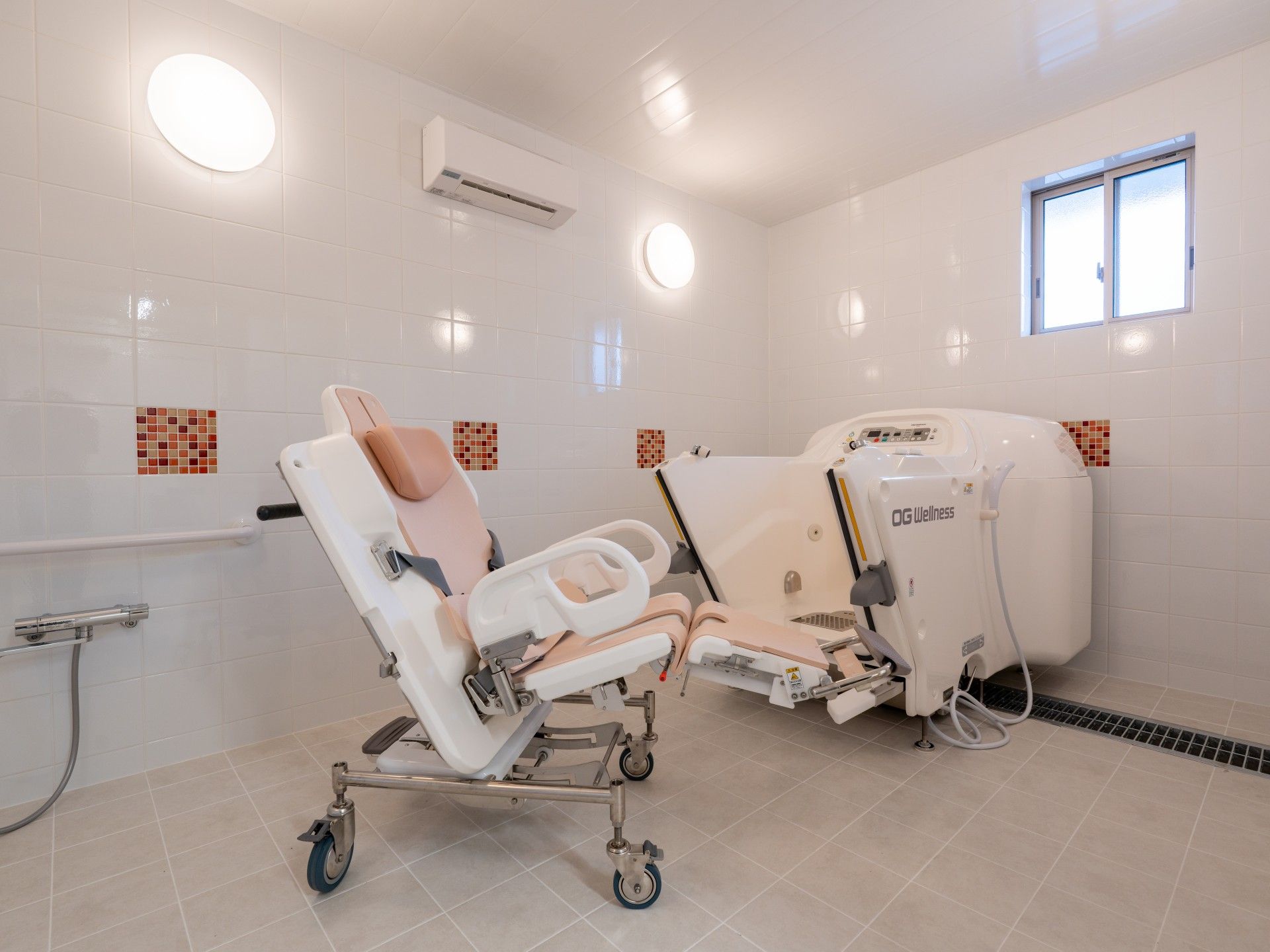 快適な入浴設備の部屋