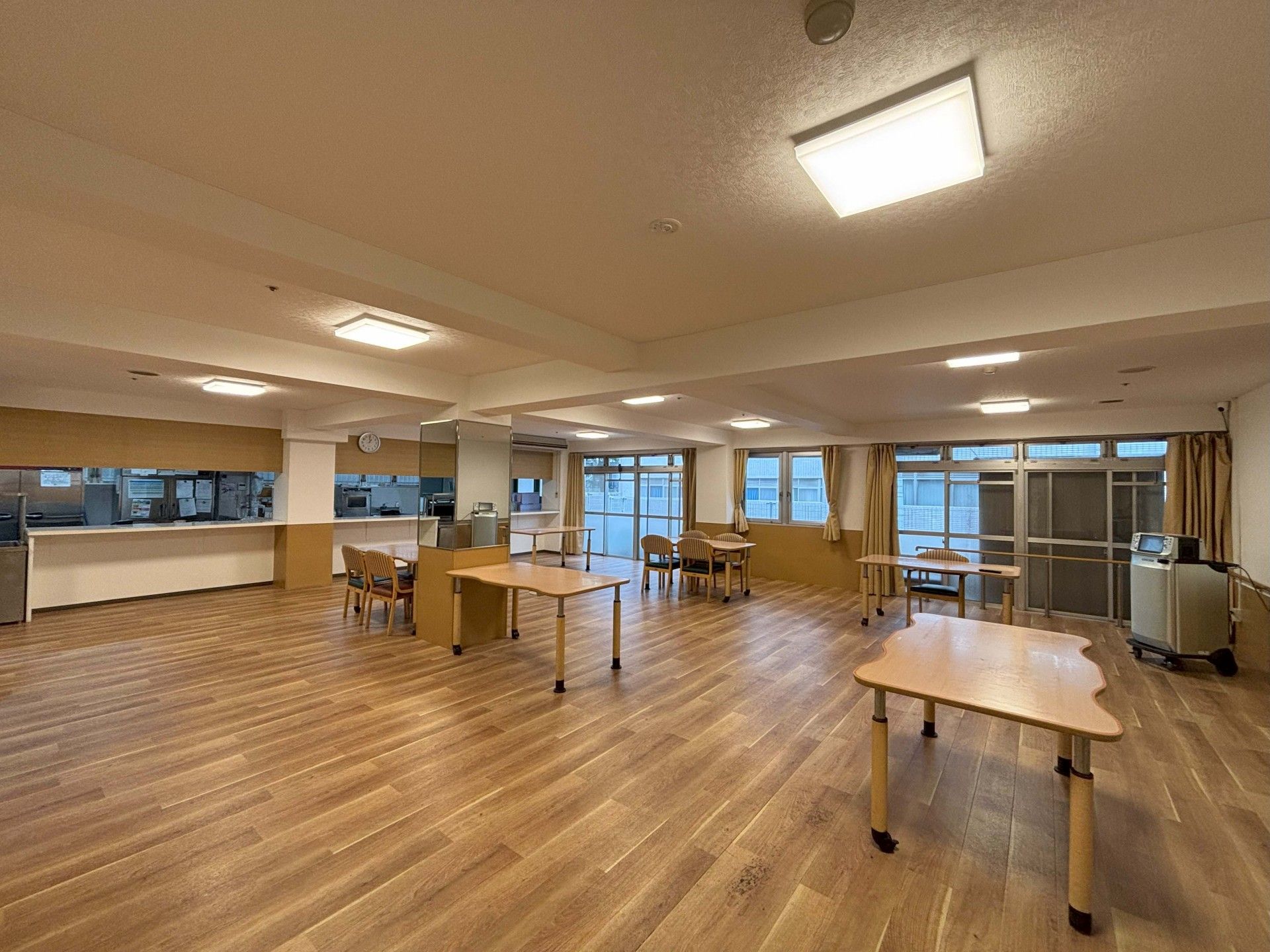 広い食事スペース