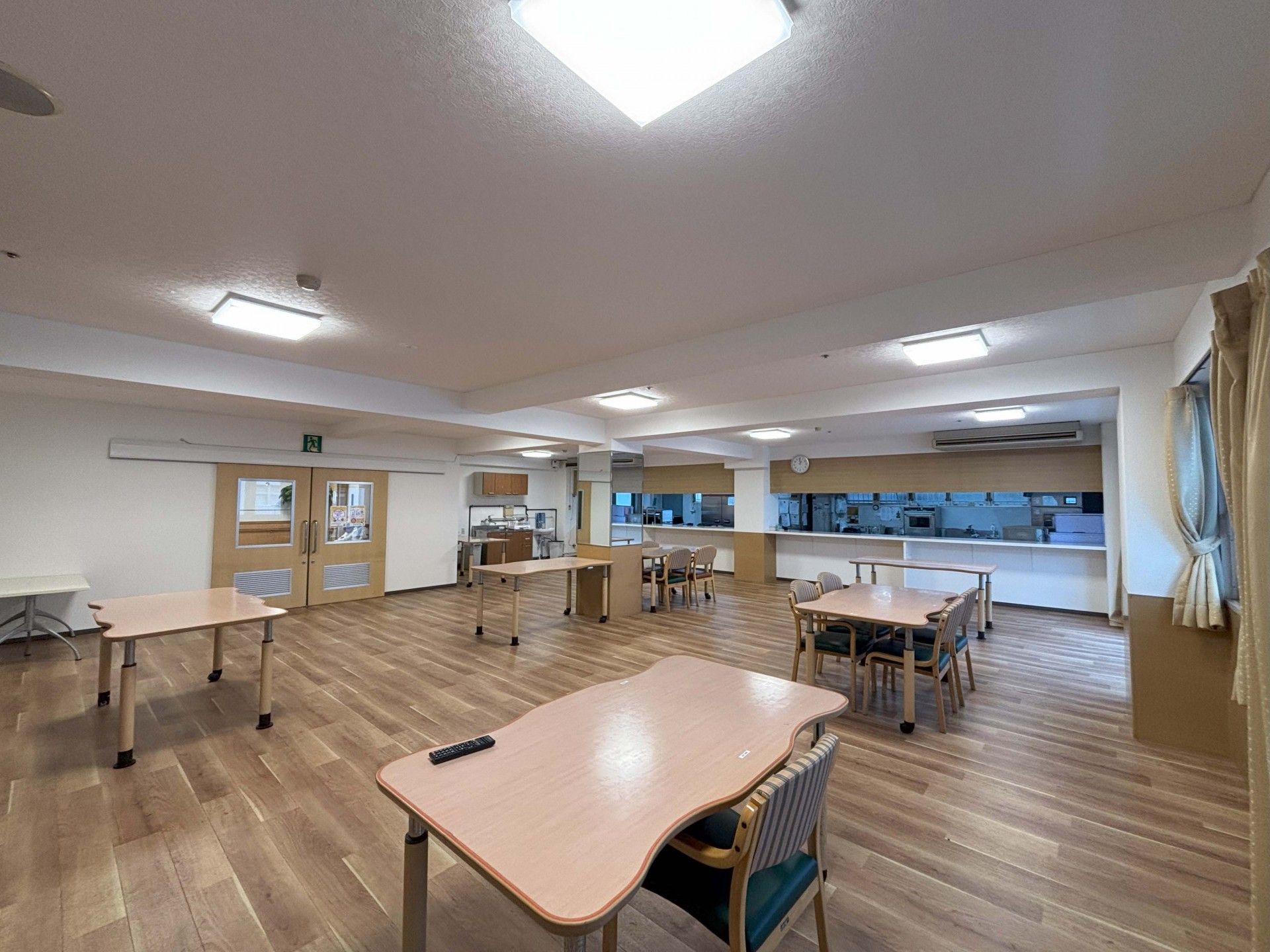 広々とした食堂