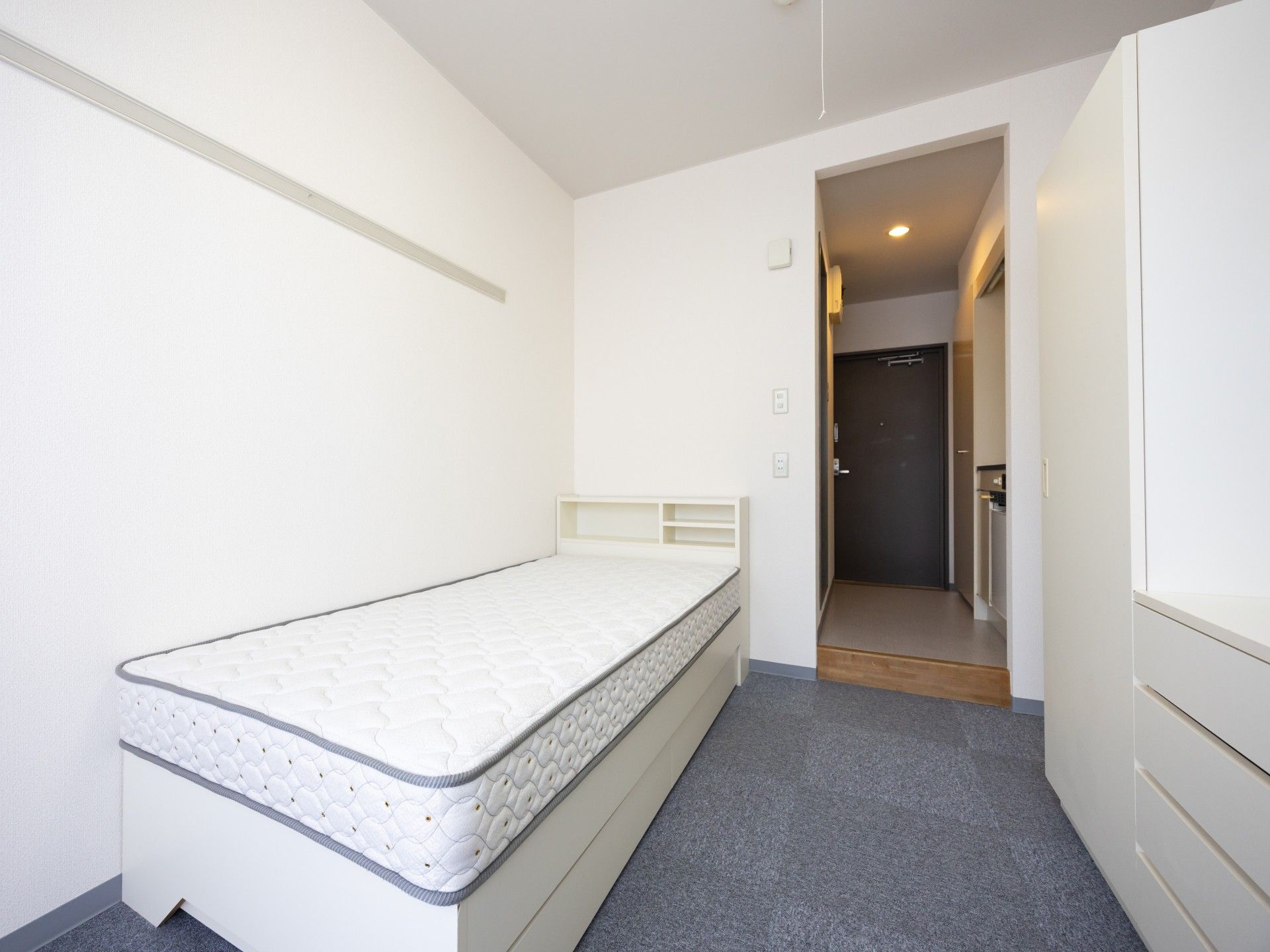 シンプルな個室の様子