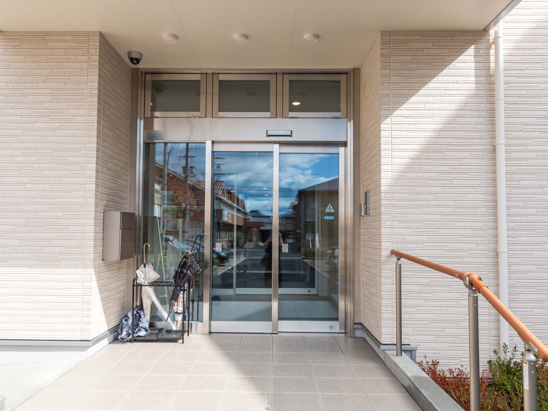 自動ドアの玄関