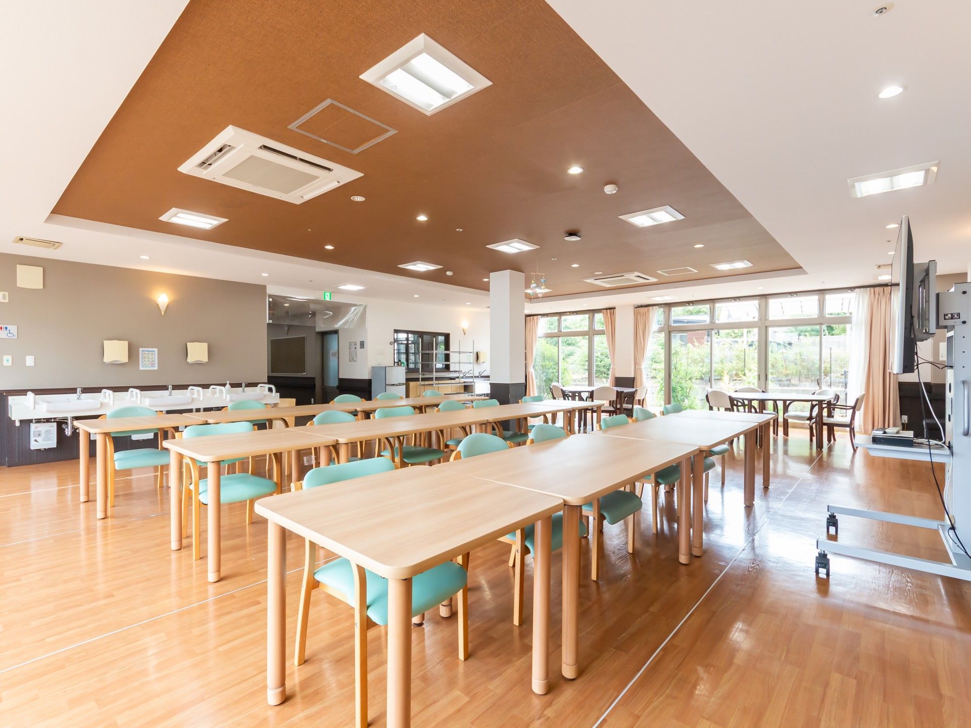 広々とした食堂