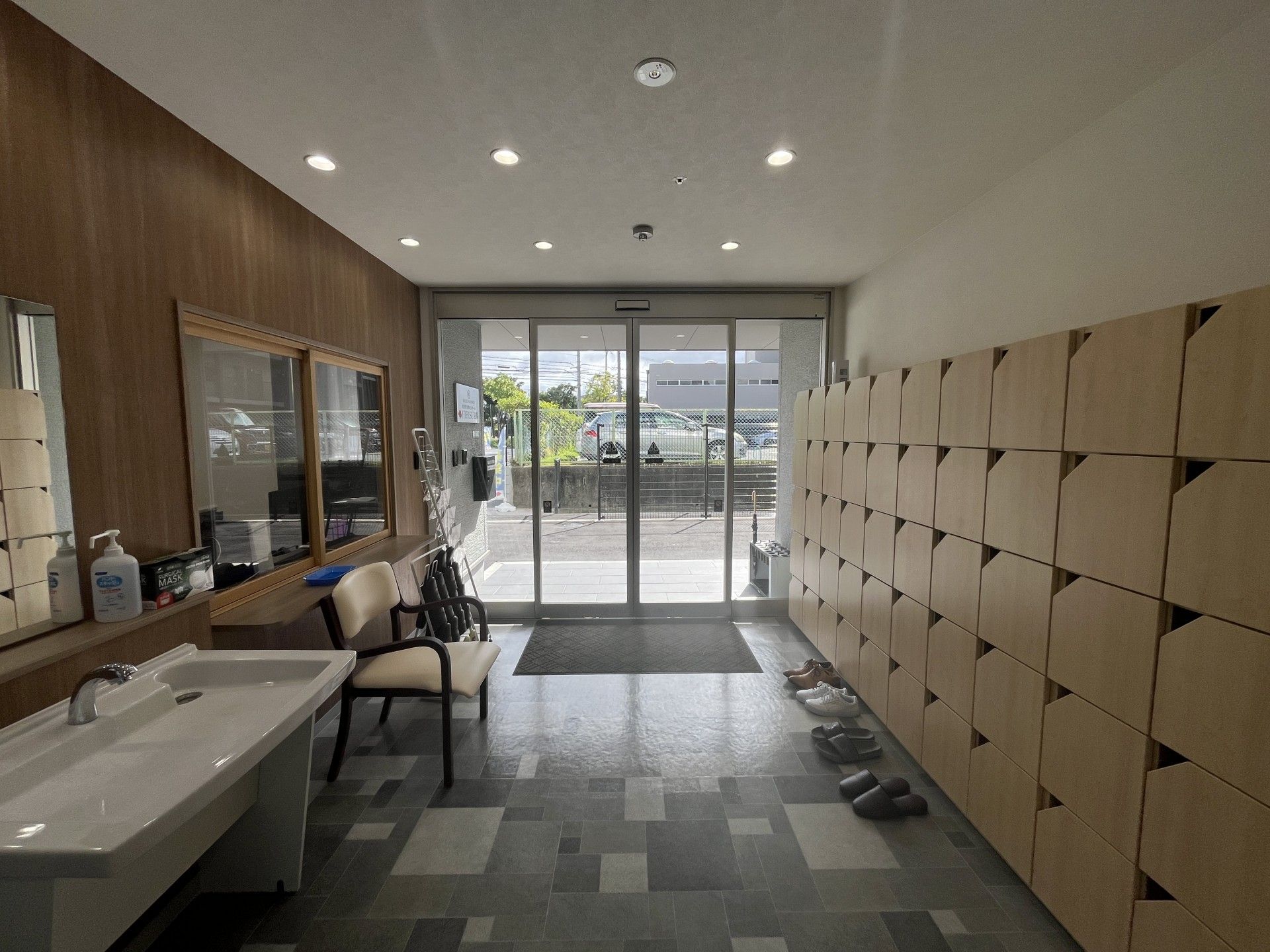 明るい玄関スペース