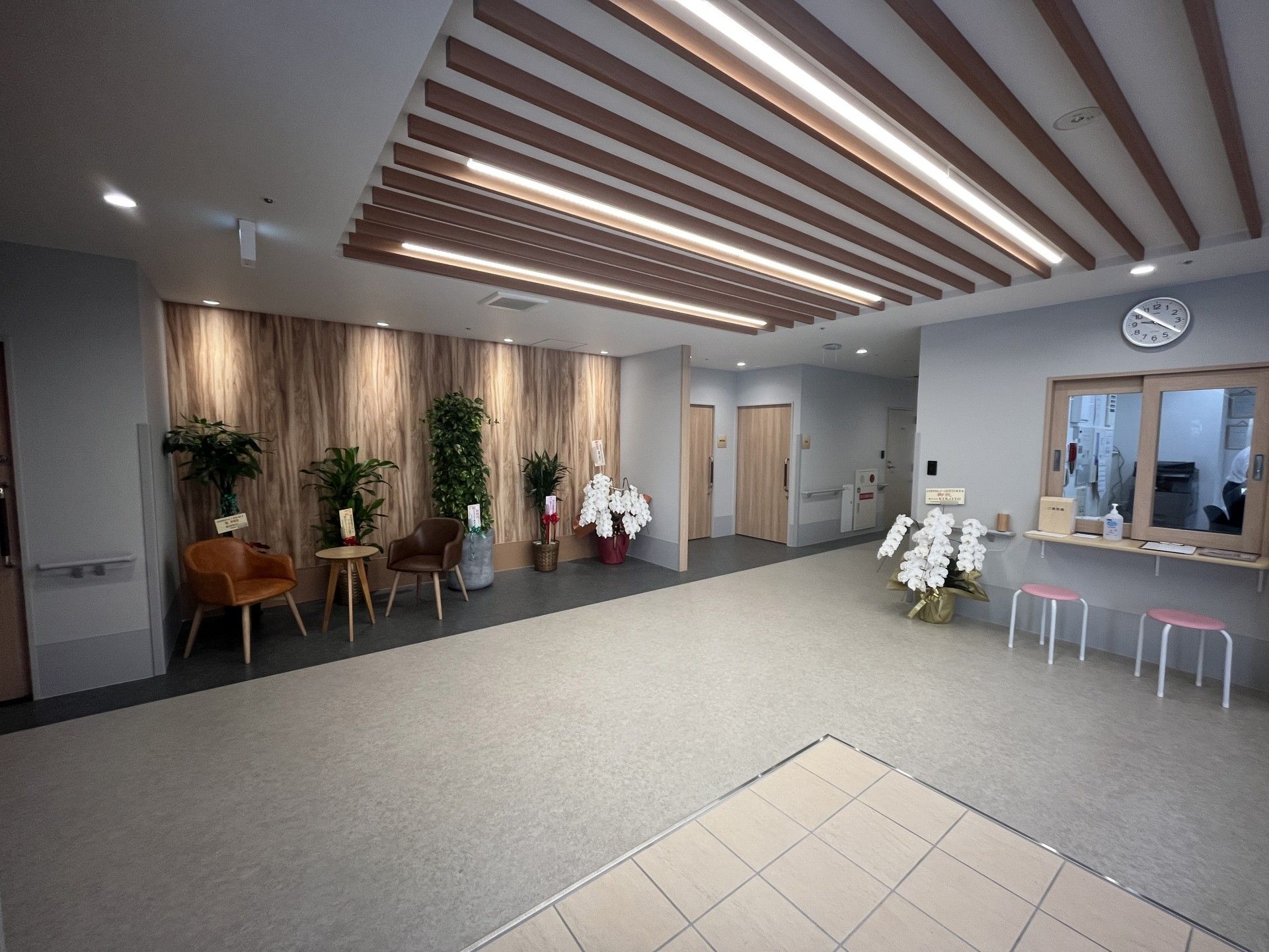 落ち着いた雰囲気のロビー